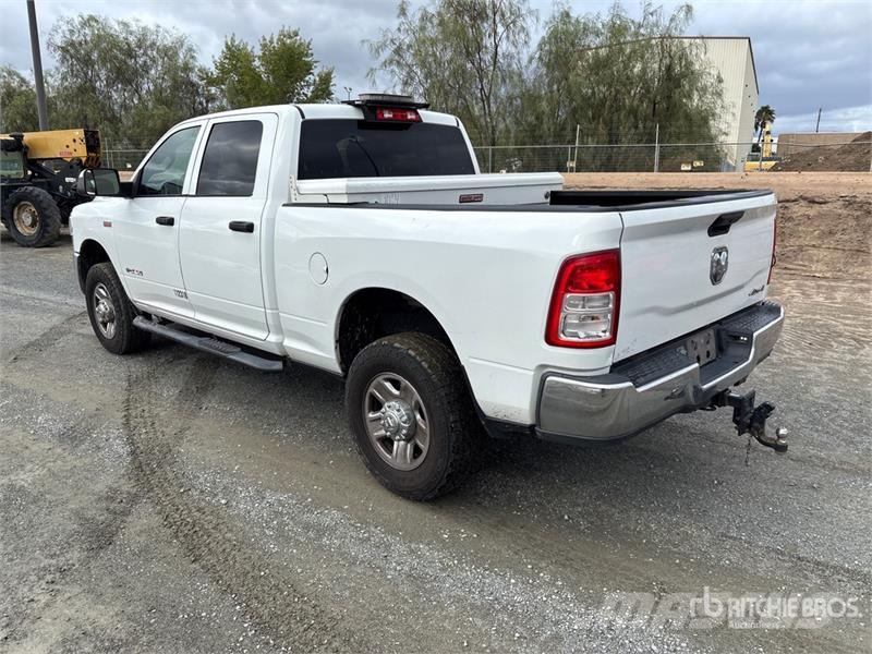 RAM 2500 4x4 Crew Cab Pickup Otros