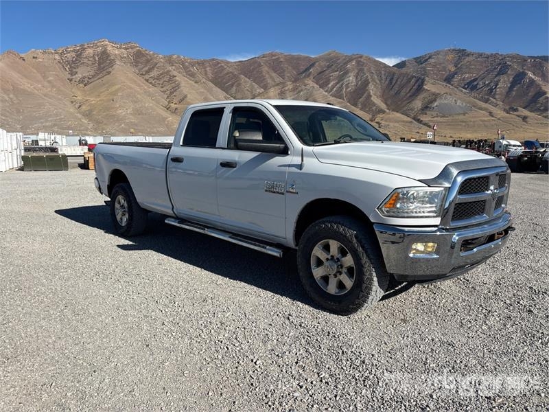 RAM 2500 4x4 Crew Cab Pickup Drugi