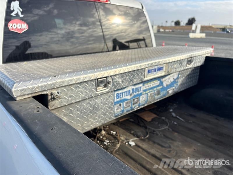 RAM 2500 4x4 Crew Cab Pickup Andere Transporter