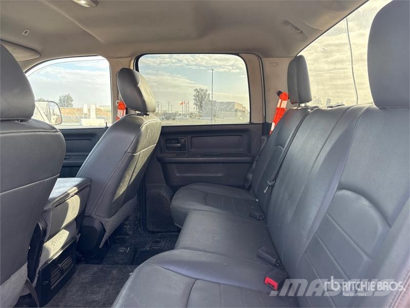RAM 2500 4x4 Crew Cab Pickup Andere Transporter