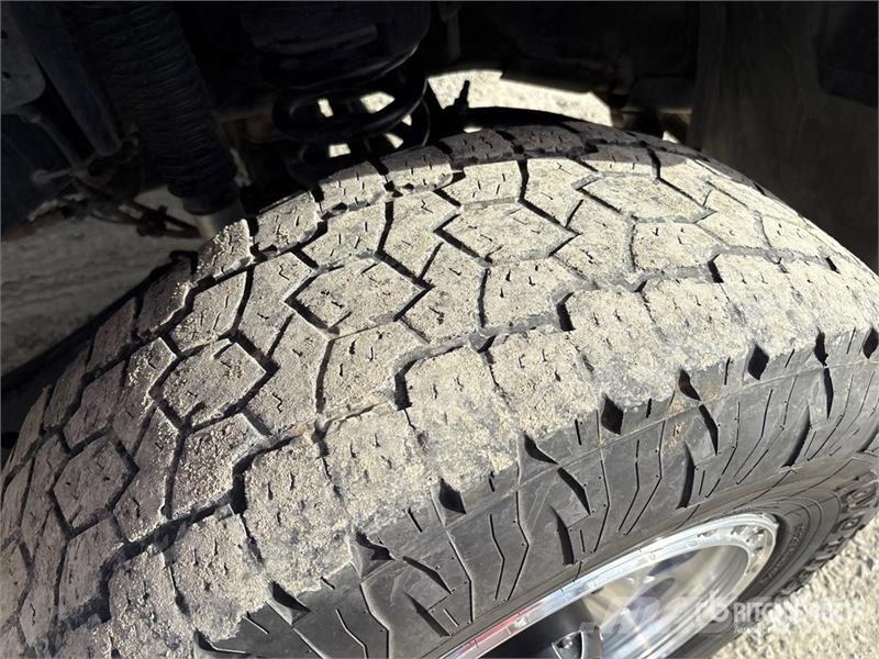 RAM 2500 4x4 Crew Cab Pickup Outros