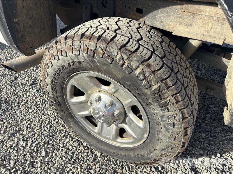 RAM 2500 4x4 Crew Cab Pickup Andere Transporter