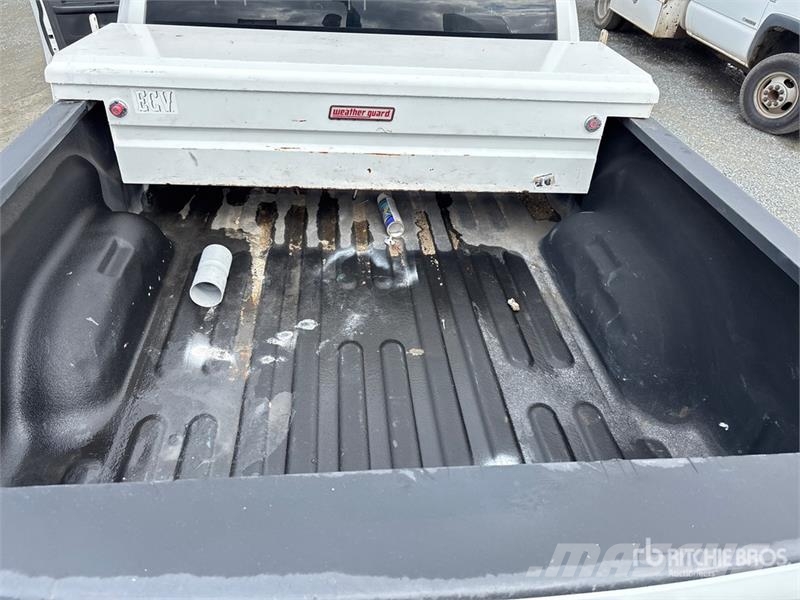 RAM 2500 4x4 Crew Cab Pickup Otros