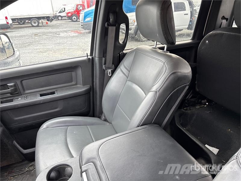 RAM 2500 4x4 Crew Cab Pickup Otros