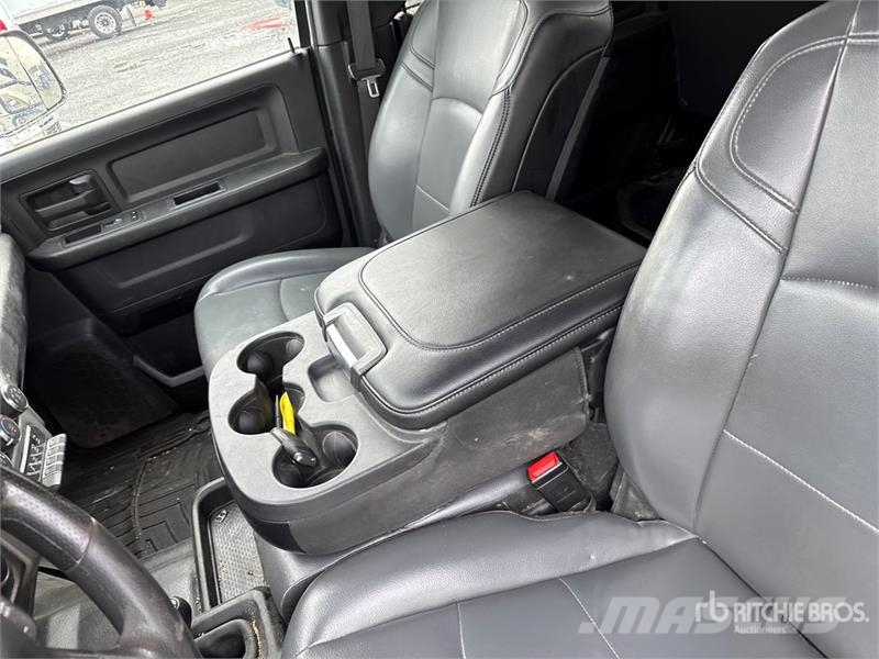 RAM 2500 4x4 Crew Cab Pickup Otros