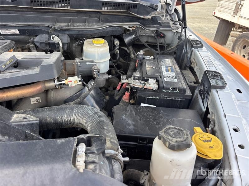 RAM 2500 4x4 Crew Cab Pickup Diger