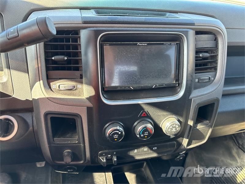 RAM 2500 4x4 Crew Cab Pickup Drugi