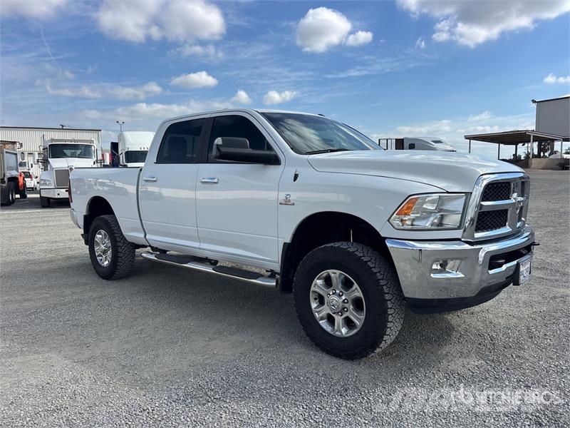 RAM 2500 4x4 Crew Cab Pickup Diger