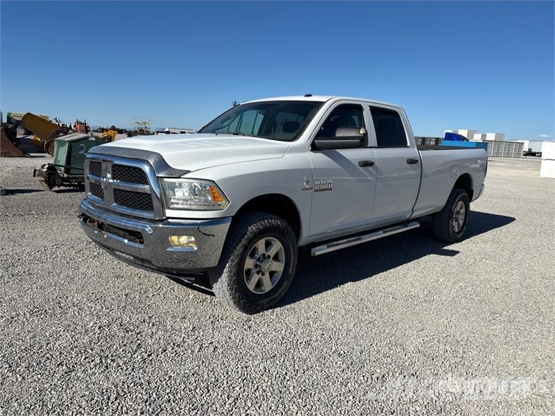 RAM 2500 4x4 Crew Cab Pickup Drugi