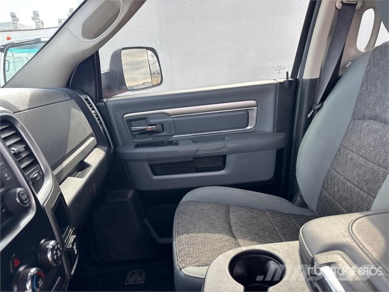 RAM 2500 4x4 Crew Cab Pickup Diger