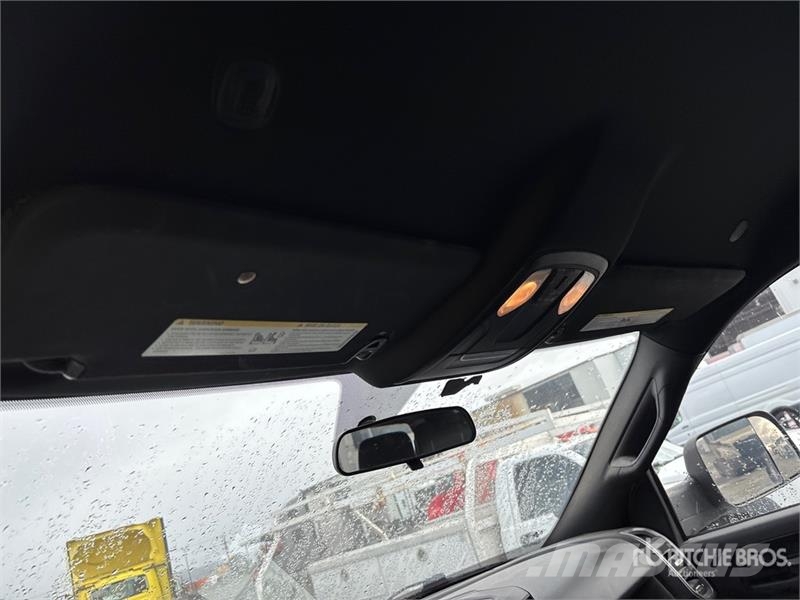 RAM 2500 4x4 Crew Cab Pickup Otros