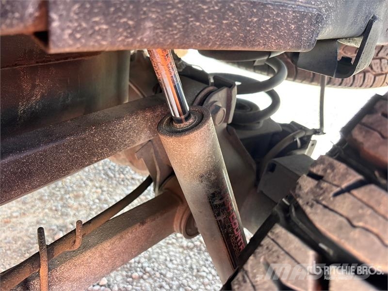 RAM 2500 4x4 Crew Cab Pickup Diger