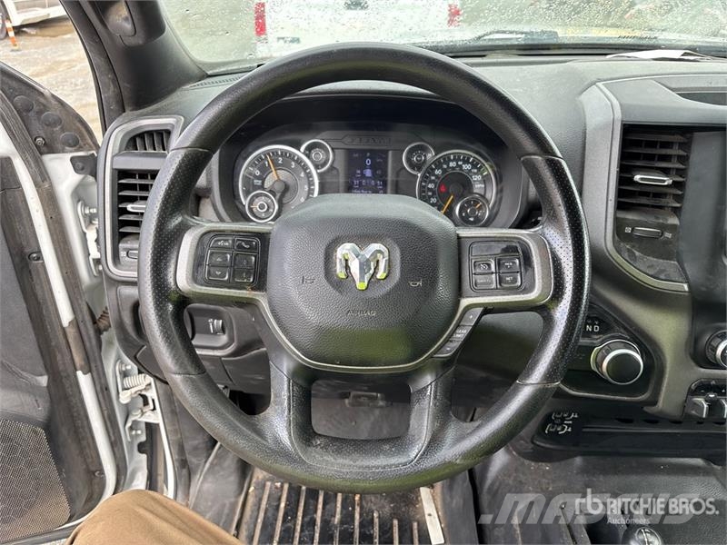 RAM 2500 4x4 Crew Cab Pickup Otros