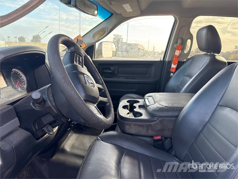 RAM 2500 4x4 Crew Cab Pickup Andere Transporter