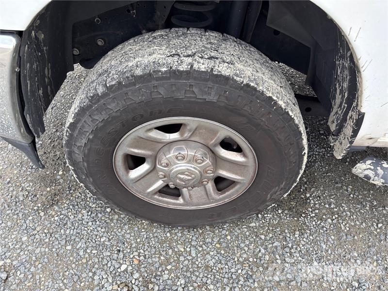 RAM 2500 4x4 Crew Cab Pickup Otros
