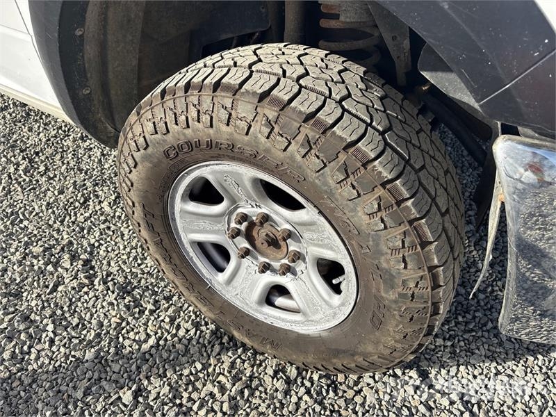 RAM 2500 4x4 Crew Cab Pickup Andere Transporter