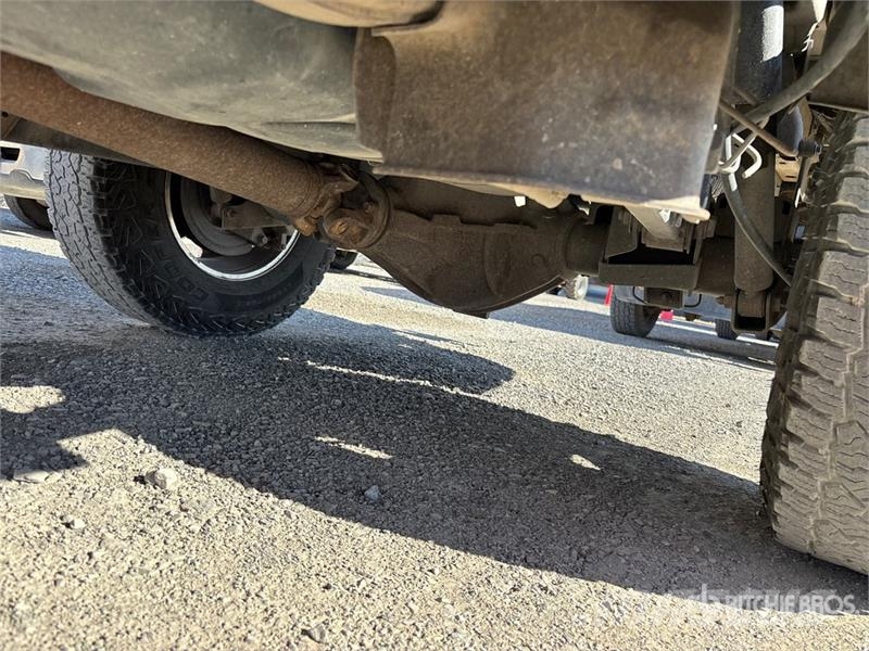 RAM 2500 4x4 Crew Cab Pickup Drugi