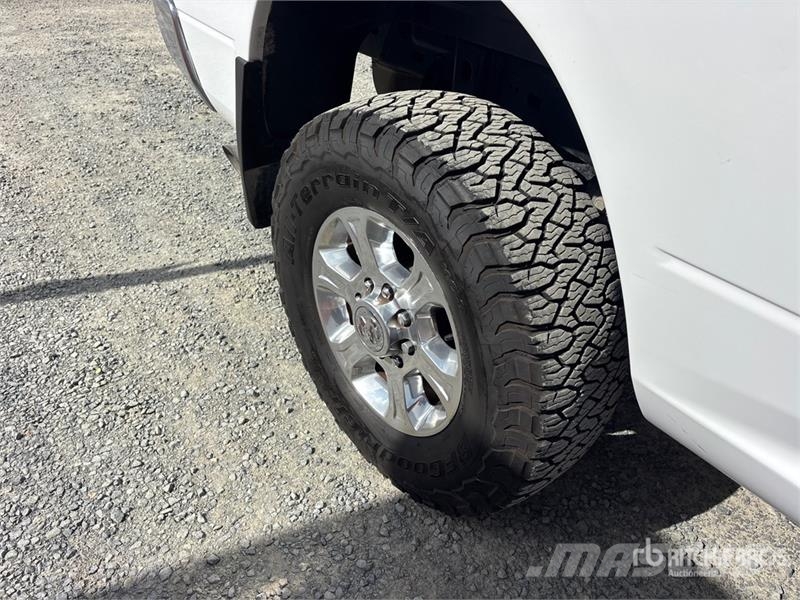 RAM 2500 4x4 Crew Cab Pickup Diger