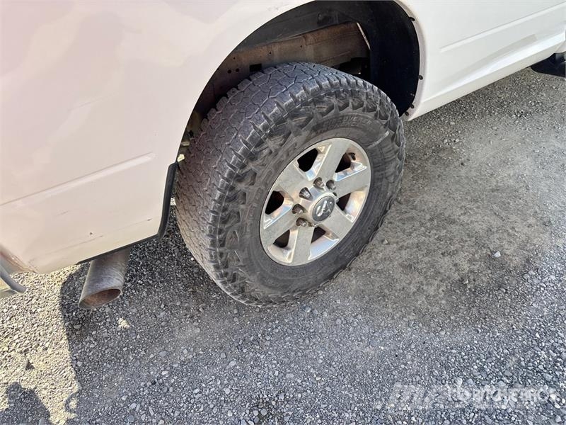 RAM 2500 4x4 Crew Cab Pickup Drugi