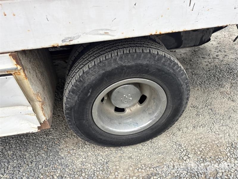 RAM 3500 4x2 Flatbed Truck Lava-kuorma-autot