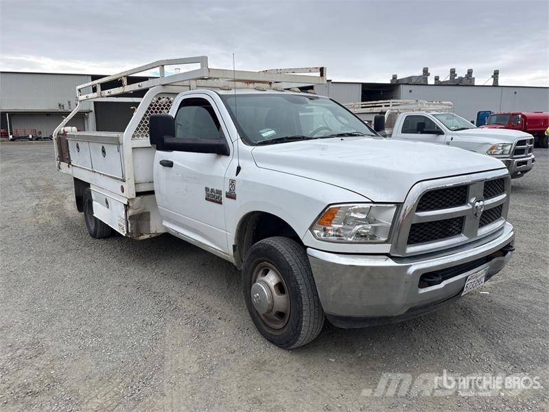 RAM 3500 4x2 Flatbed Truck Lava-kuorma-autot
