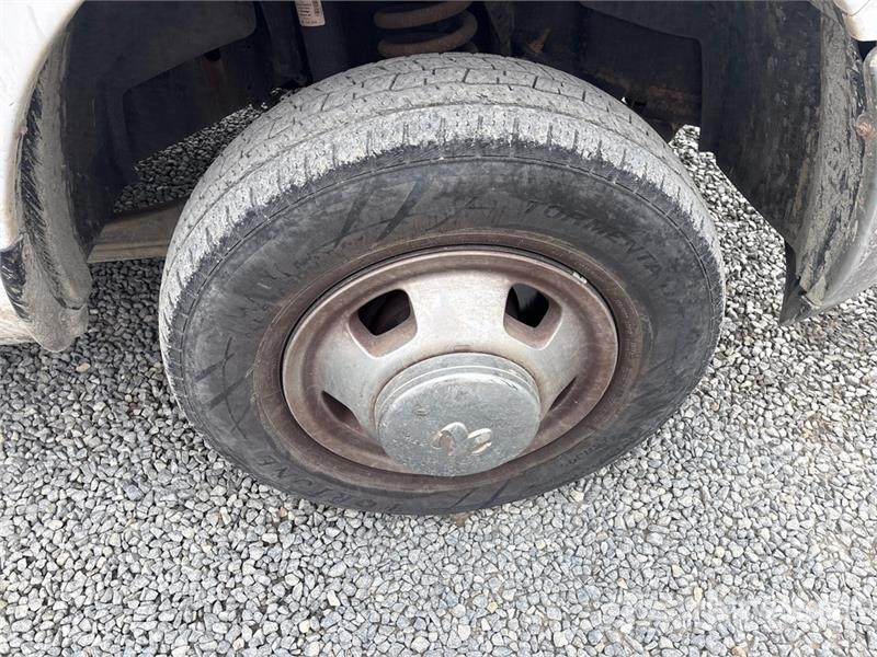 RAM 3500 4x2 Flatbed Truck Lava-kuorma-autot