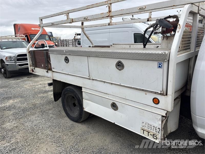 RAM 3500 4x2 Flatbed Truck Lava-kuorma-autot