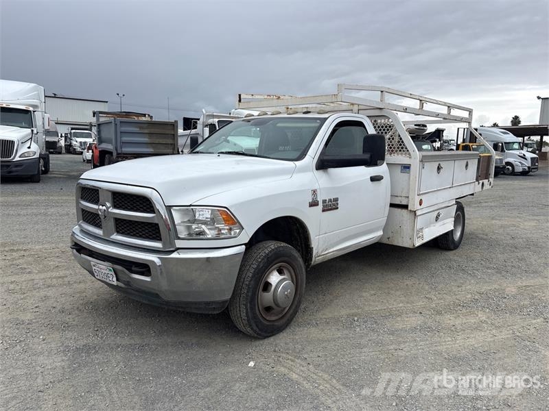 RAM 3500 4x2 Flatbed Truck Lava-kuorma-autot
