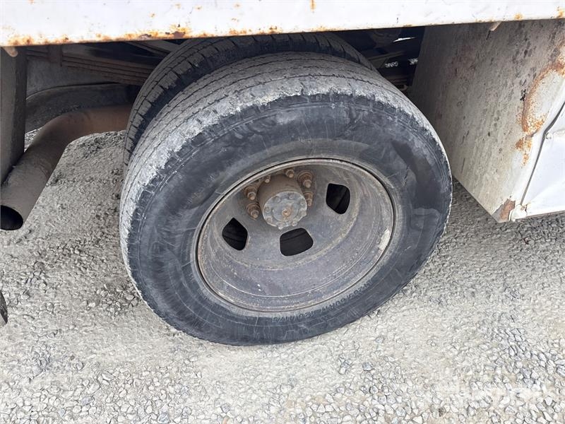 RAM 3500 4x2 Flatbed Truck Lava-kuorma-autot