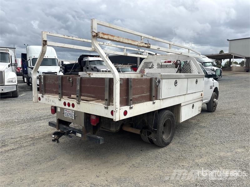 RAM 3500 4x2 Flatbed Truck Camion plateau