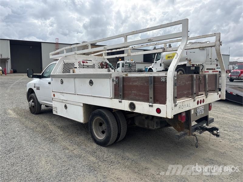 RAM 3500 4x2 Flatbed Truck Camion plateau