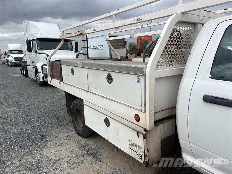 RAM 3500 4x2 Flatbed Truck Camion plateau