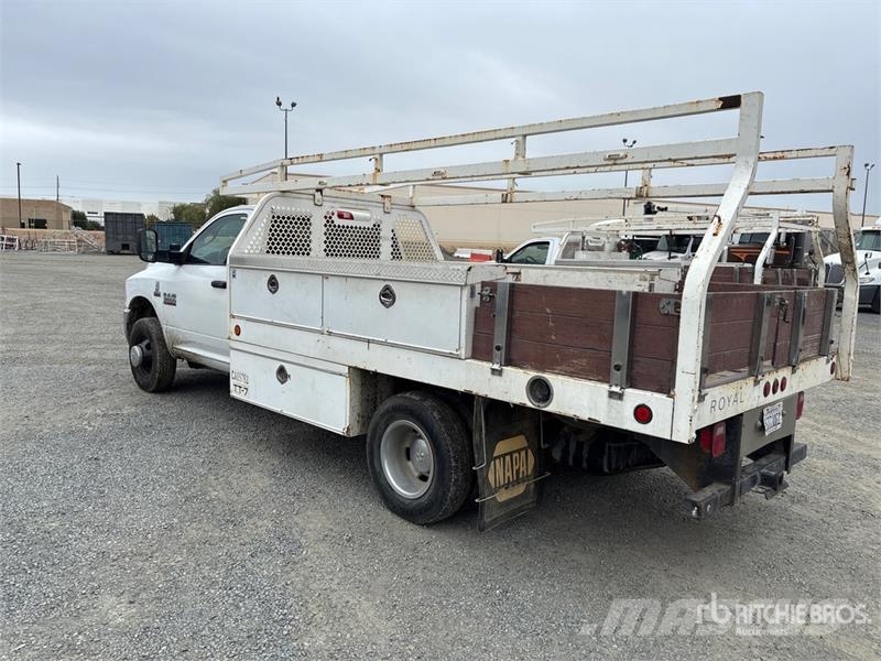 RAM 3500 4x2 Flatbed Truck Lava-kuorma-autot