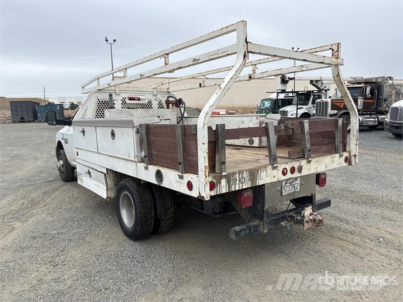 RAM 3500 4x2 Flatbed Truck Lava-kuorma-autot