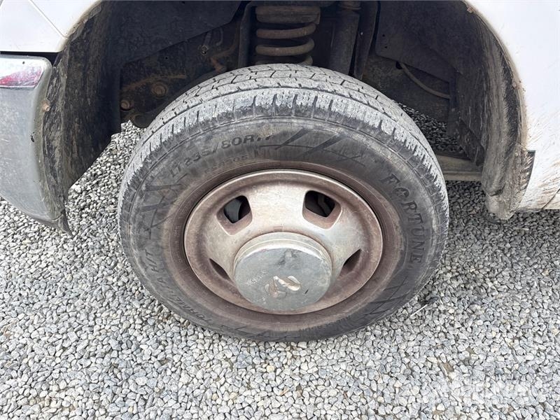 RAM 3500 4x2 Flatbed Truck Lava-kuorma-autot