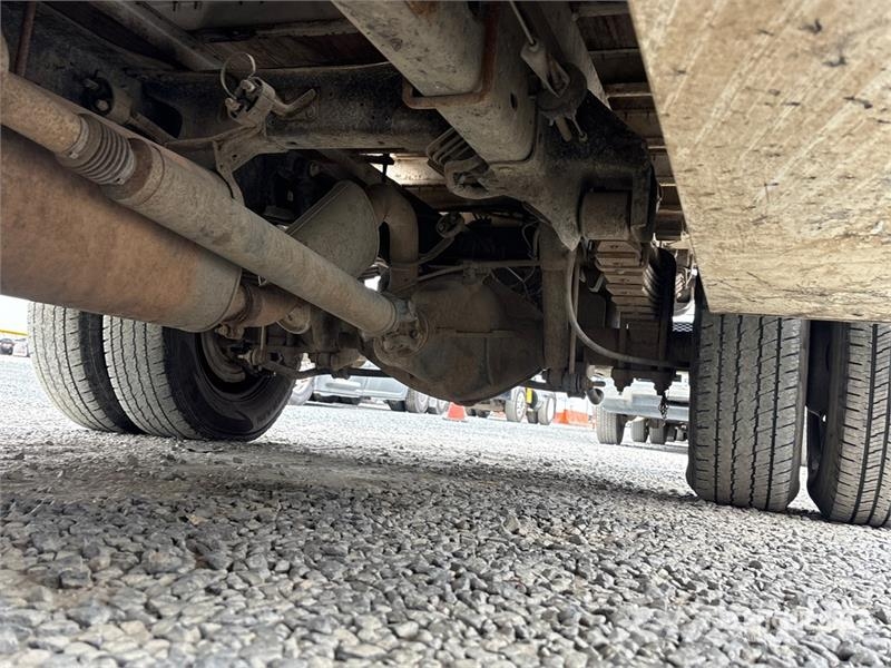 RAM 3500 4x2 Flatbed Truck Lava-kuorma-autot