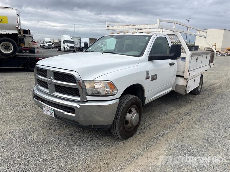 RAM 3500 4x2 Flatbed Truck Camion plateau