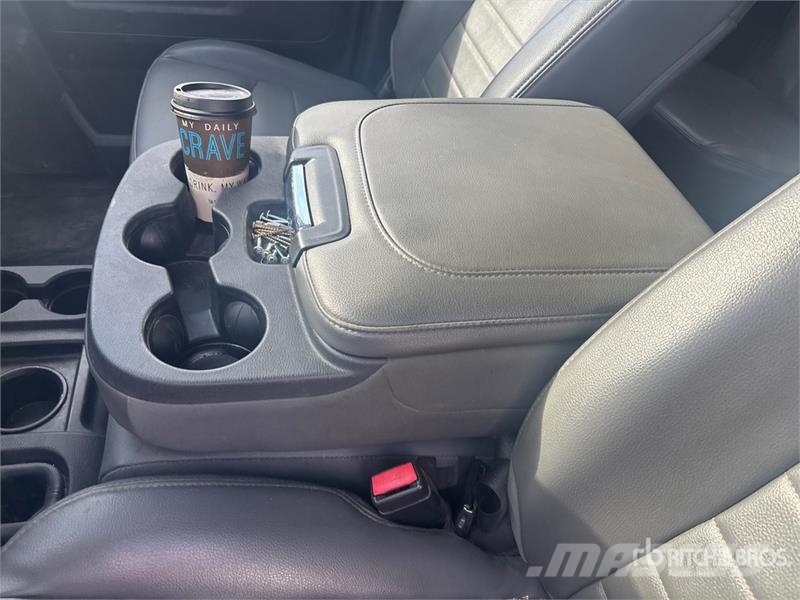 RAM 3500 4x4 Crew Cab Pickup Ostalo