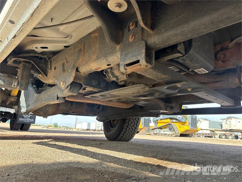 RAM 3500 4x4 Crew Cab Utility Truck Пікапи / Бічне розвантаження