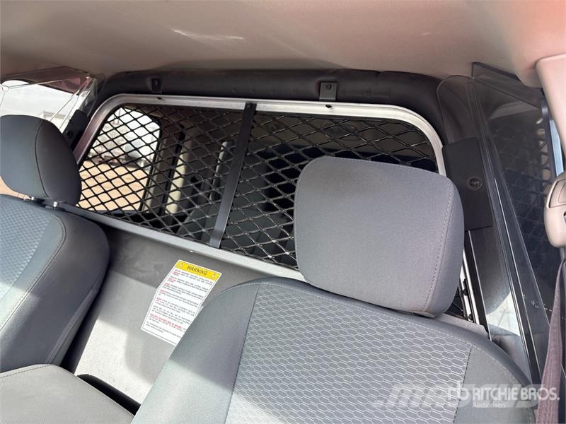RAM 3500 4x4 Crew Cab Pickup 其他