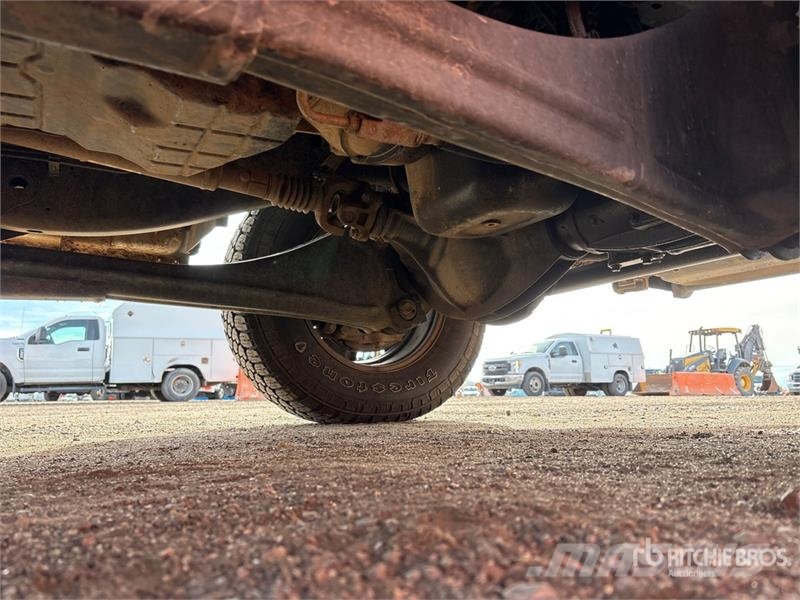 RAM 3500 4x4 Crew Cab Pickup 其他