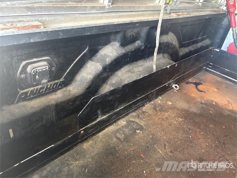 RAM 3500 4x4 Crew Cab Pickup Ostalo