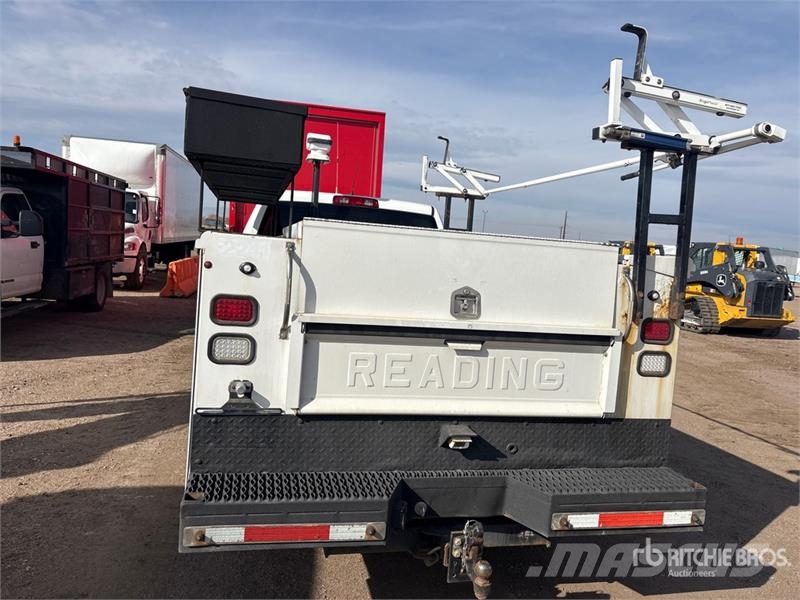 RAM 3500 4x4 Crew Cab Utility Truck Пікапи / Бічне розвантаження