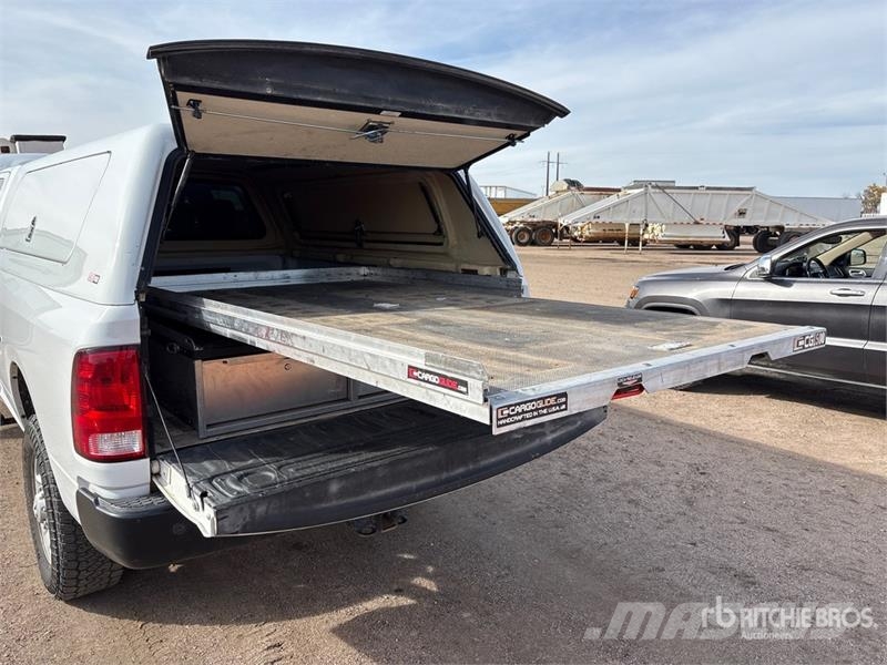 RAM 3500 4x4 Crew Cab Pickup 其他