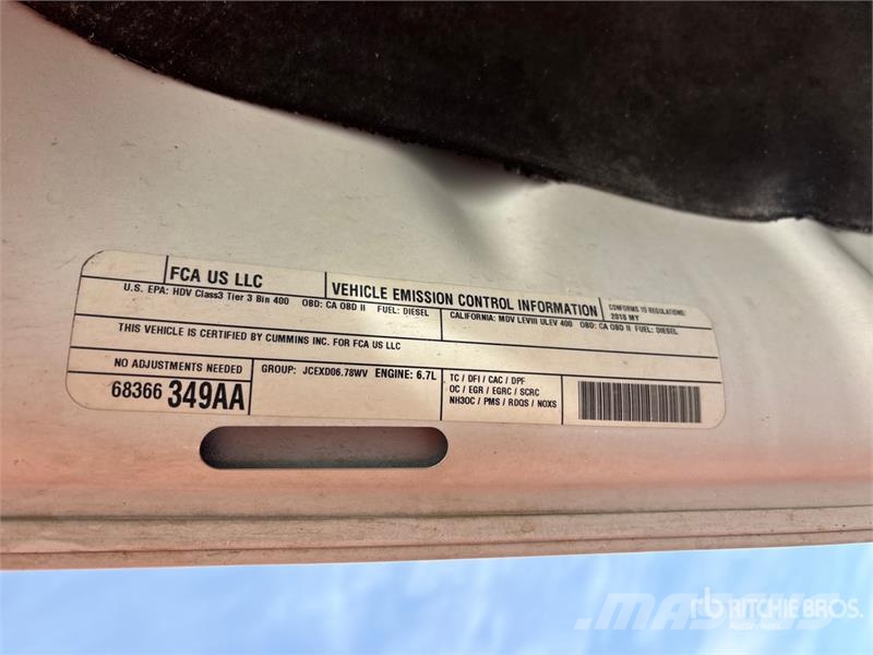RAM 3500 4x4 Crew Cab Pickup 其他