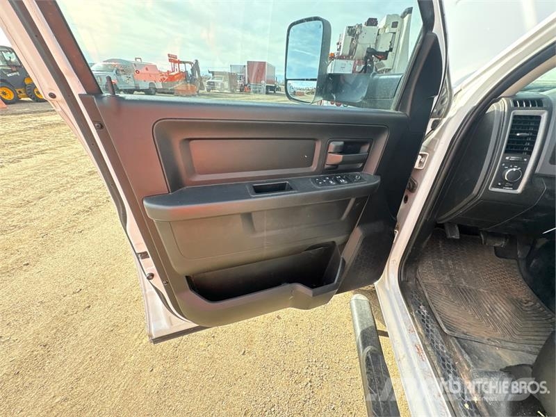 RAM 3500 4x4 Crew Cab Pickup 其他