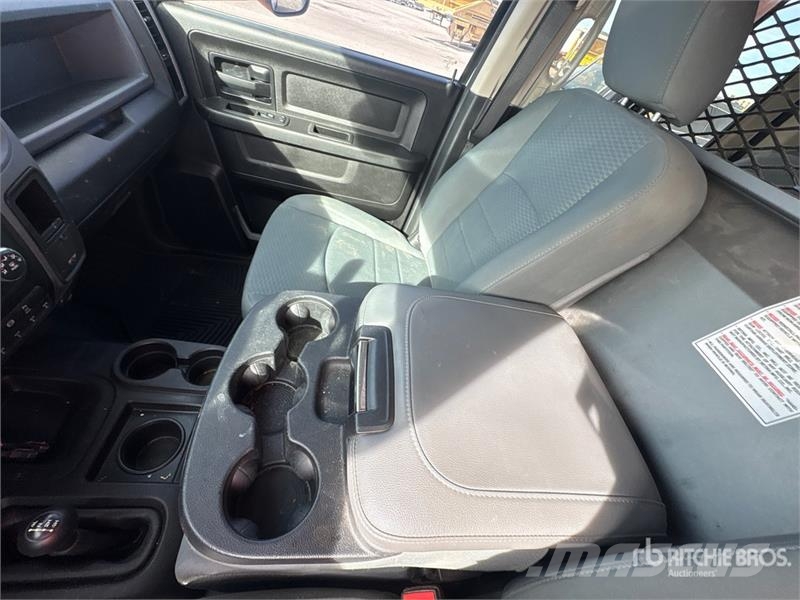 RAM 3500 4x4 Crew Cab Pickup 其他