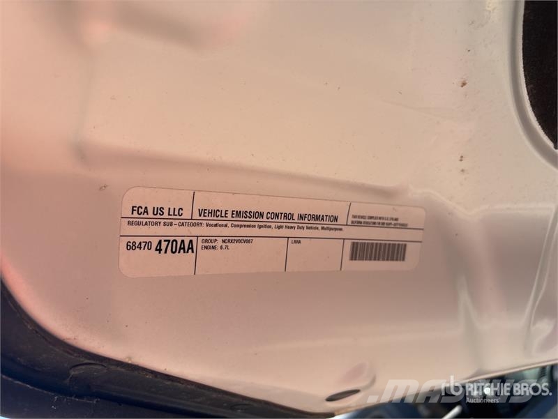 RAM 3500 4x4 Crew Cab Cab and Chassis Cabine si interior