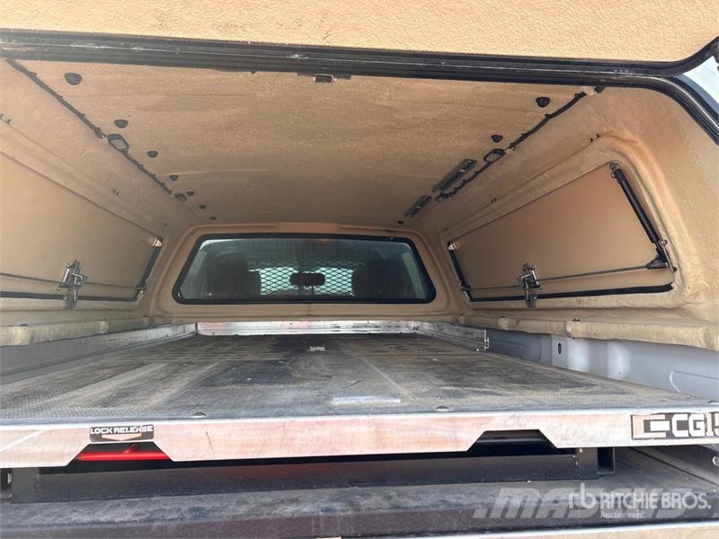 RAM 3500 4x4 Crew Cab Pickup 其他