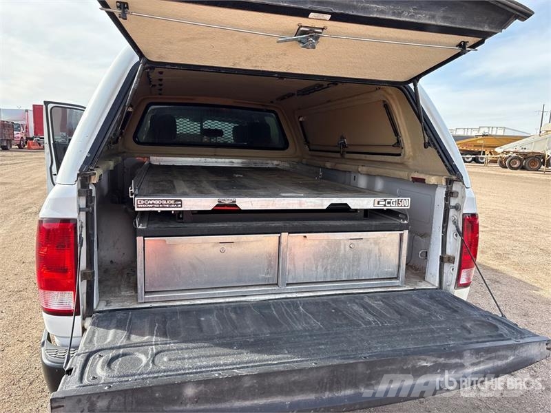 RAM 3500 4x4 Crew Cab Pickup 其他